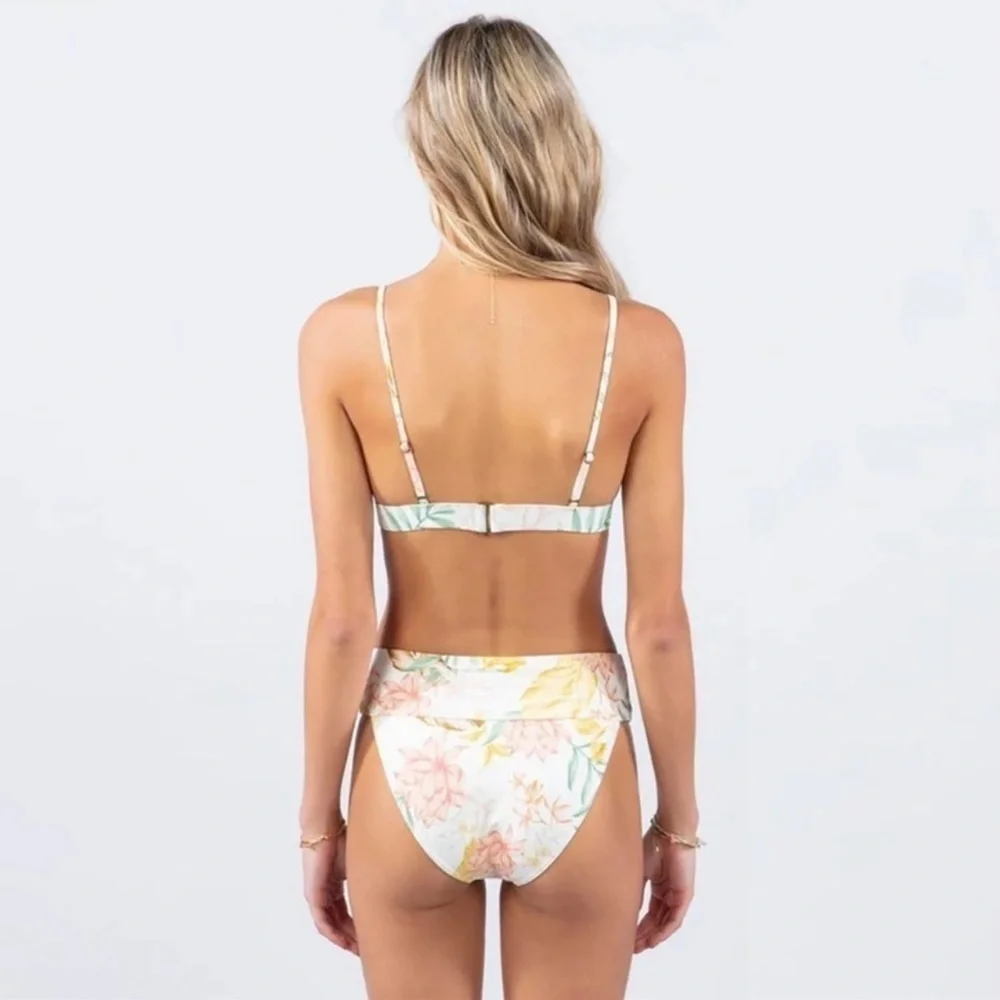 ☀️RIP CURL☀️ LA BONITA AXED TRI HI WAIST CHEEKY BIKINI SET